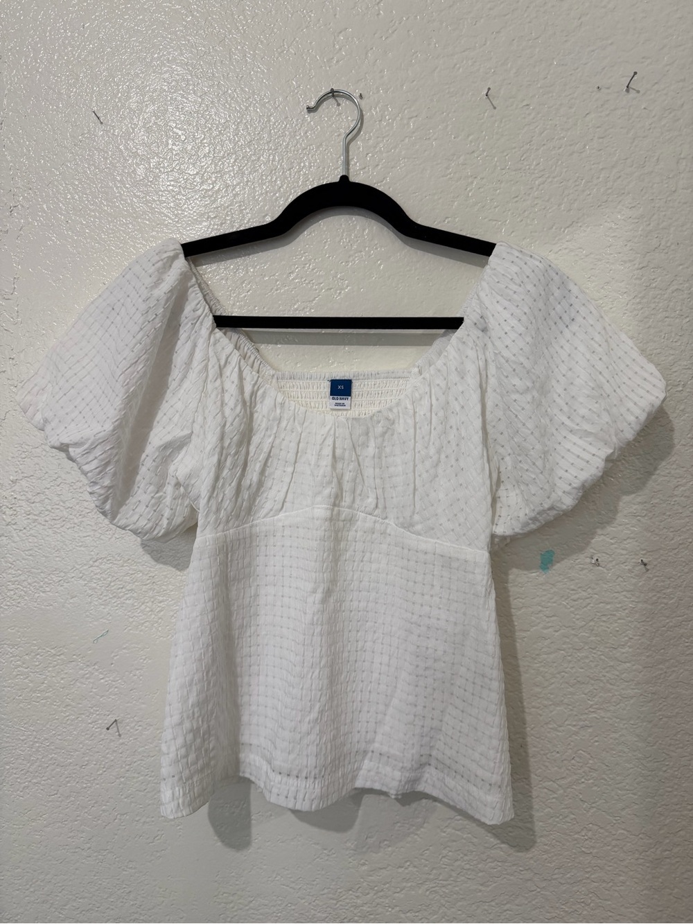 Old Navy White Puff Sleeve Peasant Blouse